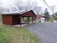 Comfy Creekside Getaway in Eagle Rock, VA on Craig Creek, near the James River - 3つ星