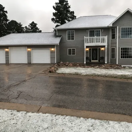 7 Bedroom Spacious Lead Home with Game Room and Hot Tub Hoteles en Lead