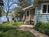 Cozy Private Cabin on a Quiet Lake with Your Own Beach. - 2 estrellas