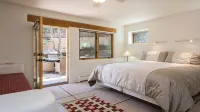 Read Our Reviews!  in Amazing Historic District, Easy Walk to Plaza & Canyon Rd. - Jacuzzi