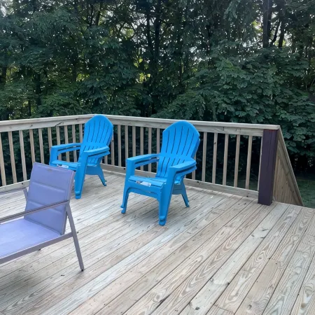Remodeled House Near Jamestown Marina, Room to Park Your Boat in Driveway!