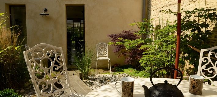 Quiet, bright upscale holiday cottage in the center of Bayeux, with garden Hotels in Bayeux