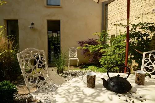 Quiet, bright upscale holiday cottage in the center of Bayeux, with garden - 4-Star