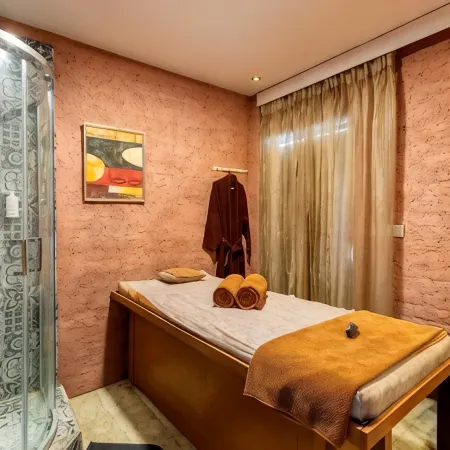 Golden Tulip Udaipur