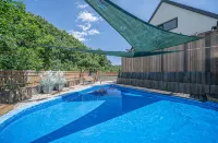 Changwon Hostel Black Pearl Pension - Pools