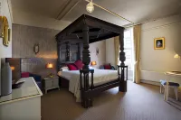 The George Hotel & Brasserie, Cranbrook - parkir
