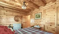 Spacious Mountain Home Close to Blue Ridge Pkwy w/ Hot Tub - Chalets