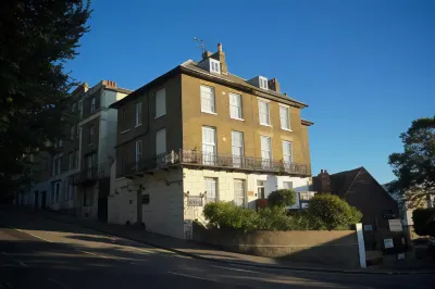 Castle House Guest House Hotels near Breakwater Brewery & Taproom & Pizzeria