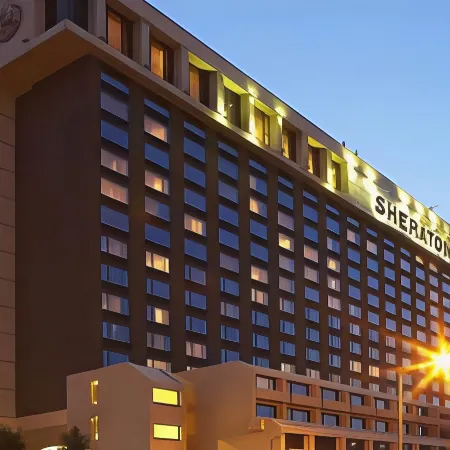 Sheraton Pentagon City Отели рядом с достопримечательностью «Арлингтон-хаус»