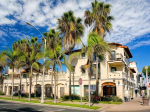 Balboa Inn, on the Beach at Newport