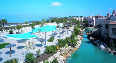 Hotel Bahia Sur Hotels near Baluarte de Zuazo