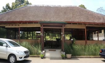 Ijen Resto Banyuwangi Guest House
