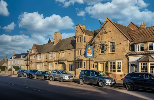 The Bell Inn, Stilton, Cambridgeshire Hotel di Oundle