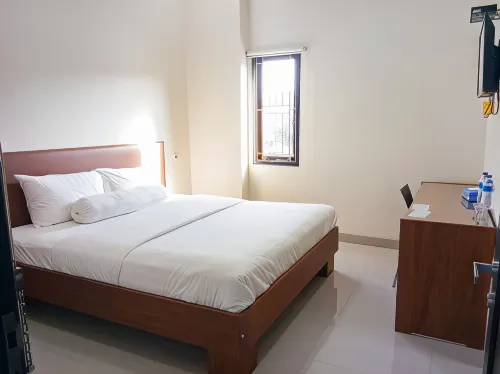Clean and Comfort Hotels in Salahutu