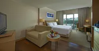 Royale Chulan the Curve