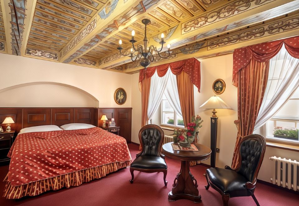1. Hotel U ..