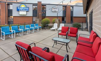 Days Inn & Suites by Wyndham Northwest Indianapolis