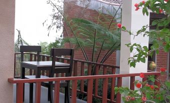 Terrasse du Lac Munduk