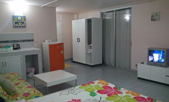 Chan Kim Don Mueang Guest House Triple Room
