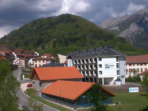 Hotel y Apartamentos SNÖ Isaba