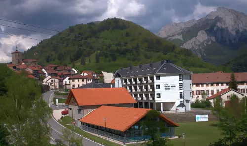 Hotel y Apartamentos SNÖ Isaba Hôtels à : Isaba