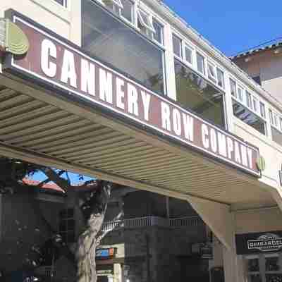 Monterey Bay Inn Hotel Exterior