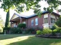 Donalea Bed and Breakfast & Riverview Apartment