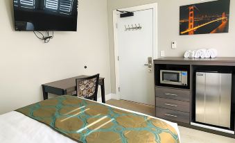 Bay Hotel - Housity