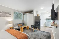 Pet-Friendly Kent Vacation Rental, Walk to Lake!