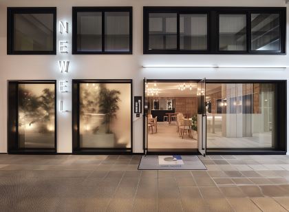 ザ ニュウル アクロポリス