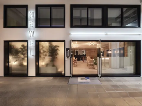 เดอะ นิวเอล อะโครพอลิส โรงแรมใน