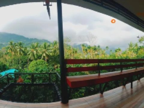 Baan Bhuriwat Kiriwong Hotels in Lan Saka