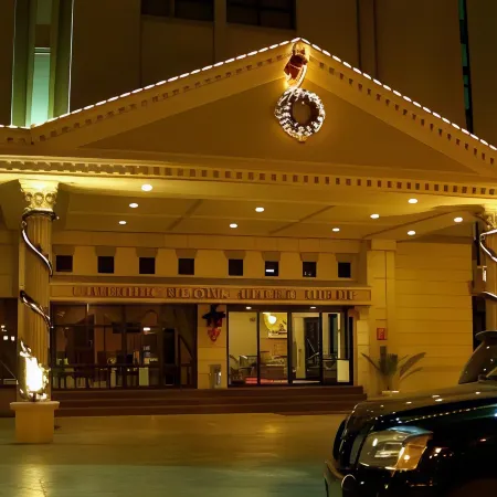 Victoria Crown Plaza Hotel