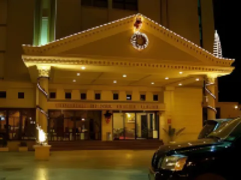 Victoria Crown Plaza Hotel