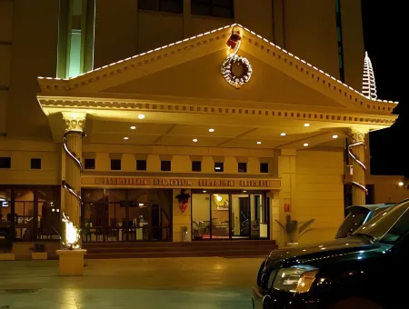 Victoria Crown Plaza Hotel