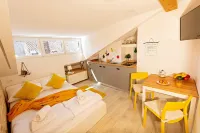 Apartments & Rooms Opa Opa Hotel di Rijeka