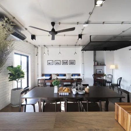 Sukh Serviced Apartment Отели рядом с достопримечательностью «Princess Maha Chakri Sirindhorn Natural History Museum»