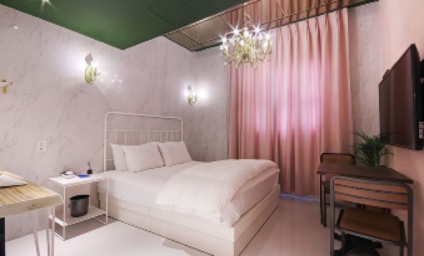 1. 이탈리안썸머호텔..