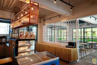 The Gold Living Life Hotels in Thung Song