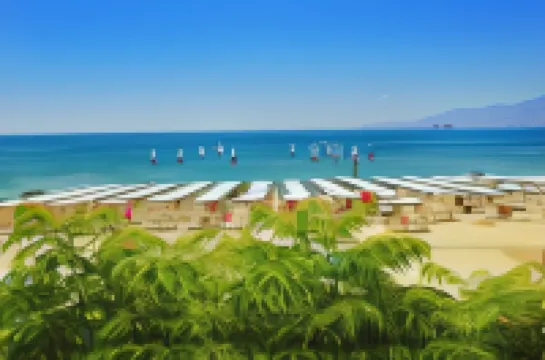 Regent Beach Hotel & Apartments