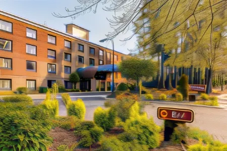 Garner Hotel CORNELIUS LAKE NORMAN by IHG