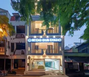 Welcome Grand Residency Hotels near Statue of Marquis Dupleix
