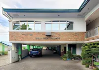 Green Meadows Hotel & Restaurant Hotel dekat Mariano Marcos State University