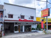 RedDoorz Near Prambanan Temple Hotels in Prambanan