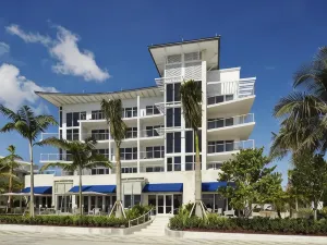 Royal Blues Hotel