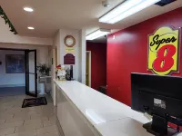 Super 8 by Wyndham White Hall