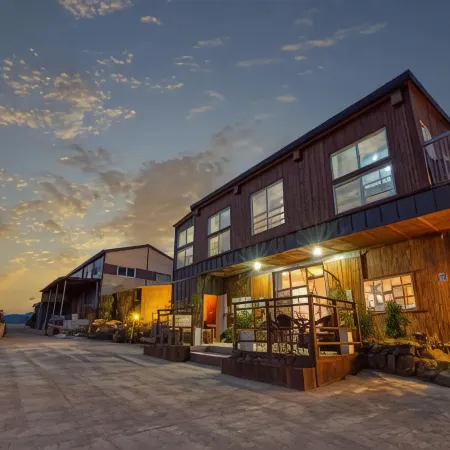 Seogwipo Unyeong Pension