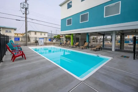 The Waves Hotel, Ascend Hotel Collection