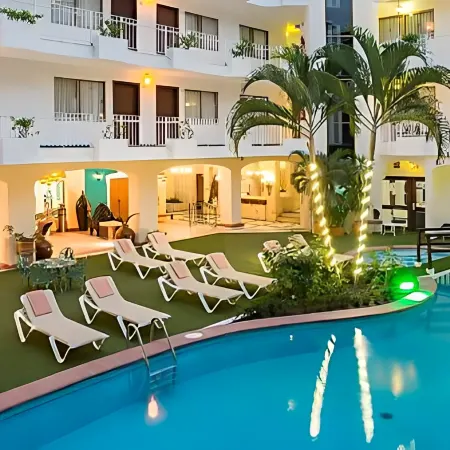 Los Arcos Suites