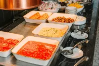 voco WINCHESTER HOTEL & SPA by IHG - breakfast